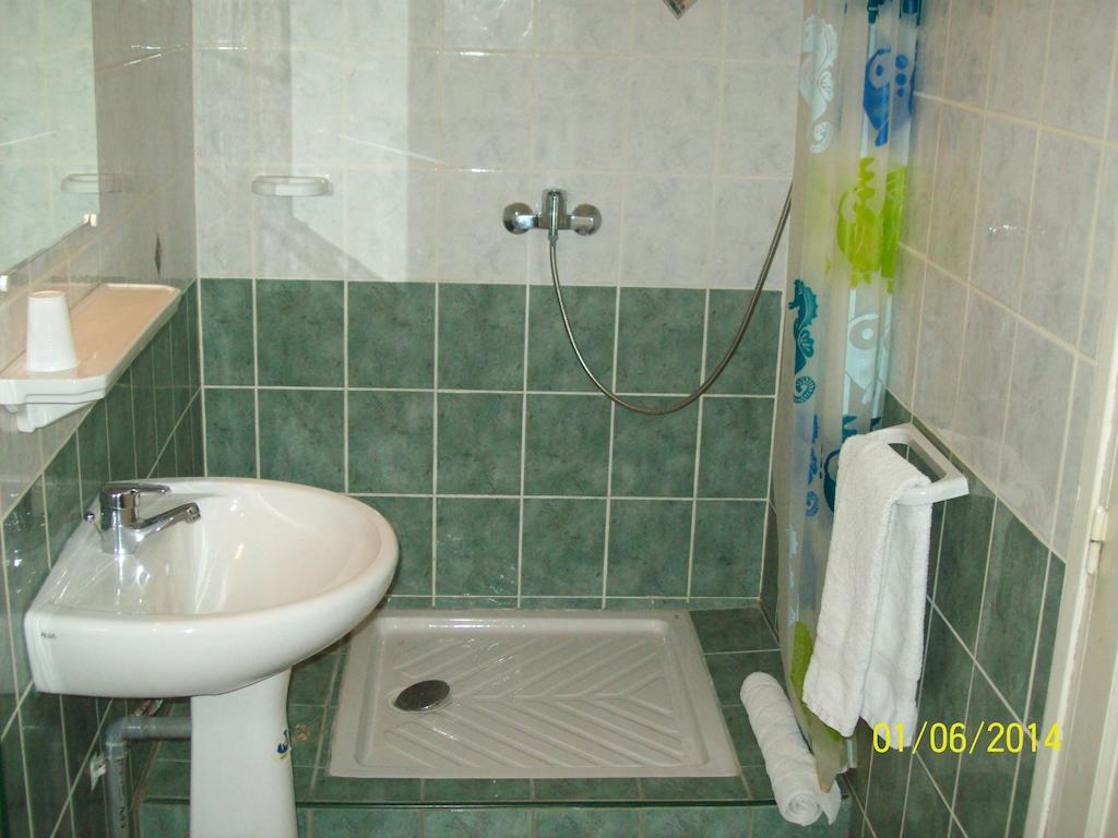 Le Relais Des Blaches Hotel Pierrelatte Quarto foto